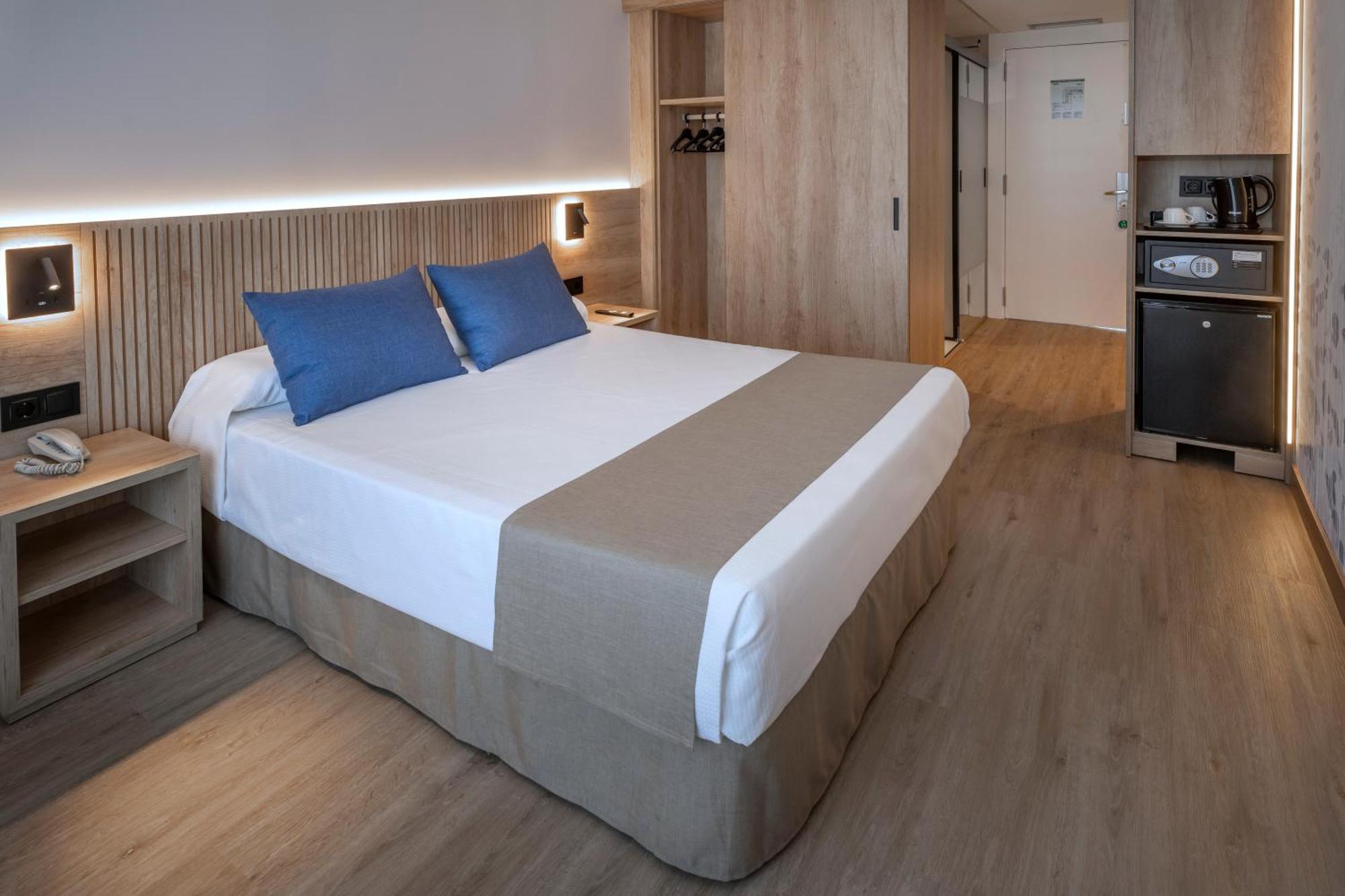 Hotel Mar Blau Calella Extérieur photo