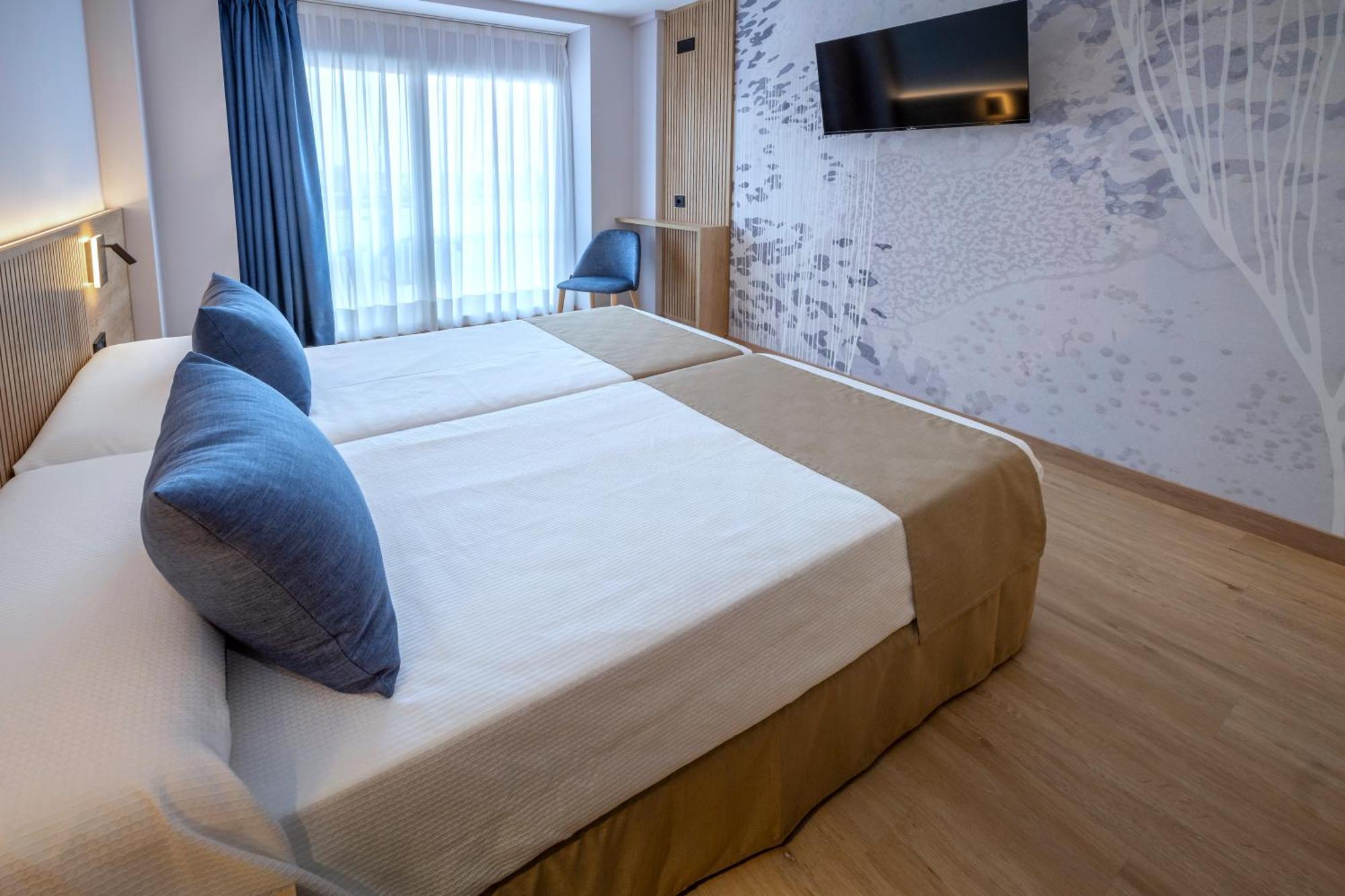 Hotel Mar Blau Calella Extérieur photo