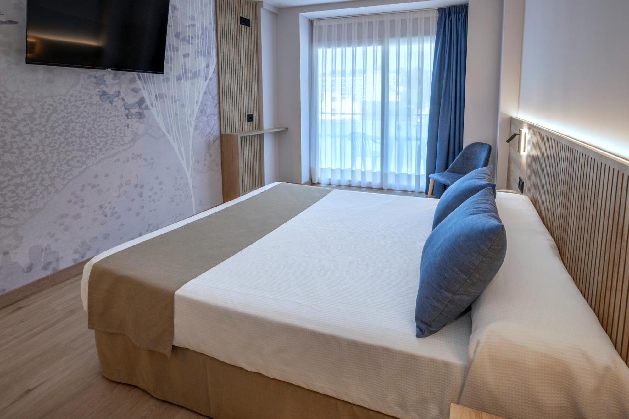 Hotel Mar Blau Calella Extérieur photo